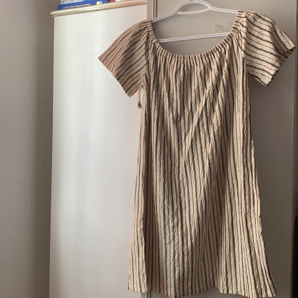 Midi off the shoulder dress - Picture 2 of 3